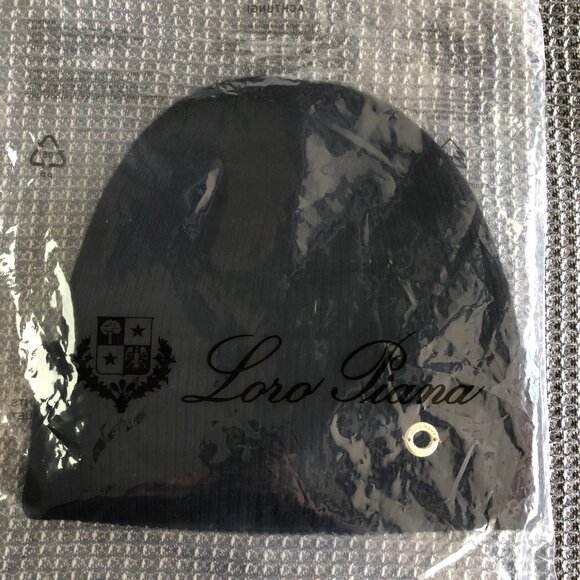 Loro Piana Beanie Unisex - Picture 2 of 5